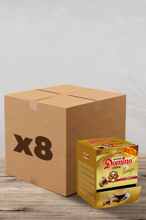 Une élégante boîte en carton marquée "x8" trône à côté d'une charmante petite boîte de Capsules Café Domino Compatibles Nespresso Lungo - 50+5 capsules, toutes parfaitement disposées sur une surface en bois rustique. Le bonheur du café vous attend ! | Flaronis.lu