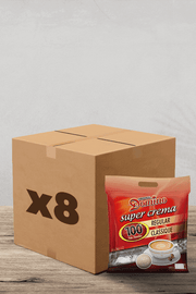 Assis à côté d'une boîte en carton classique étiquetée « x8 » se trouve un emballage de café rouge invitant, sur lequel est écrit « Pack Café dosettes Domino Classique Compatibles Senseo ». Les amateurs de café seront ravis de savoir que ce pack contient 100 dosettes riches et aromatiques, prêtes à élever votre infusion au niveau supérieur ! | Flaronis.lu