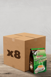Sur une surface en bois au fond simple, se trouve une boîte en carton marquée « x8 » posée à côté d'un paquet de dosettes Café Domino Décaféiné Compatibles Senseo. Ce paquet contient 36 délicieuses dosettes de café décaféiné, parfaites pour votre machine Senseo et prêtes à préparer votre tasse de café préférée à tout moment. | Flaronis.lu